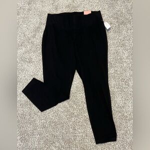 Black leggings by Livi